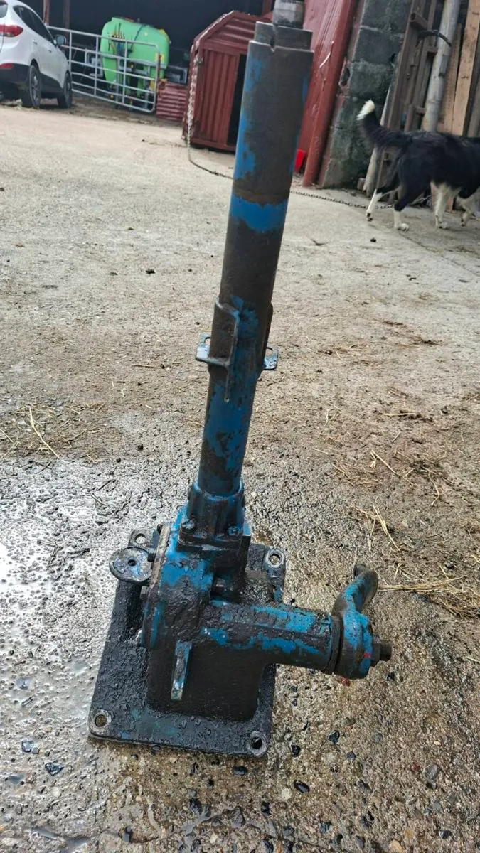 Ford 4000 Steering Box - Image 4