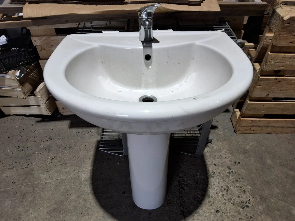 Bathroom sink - Image 4
