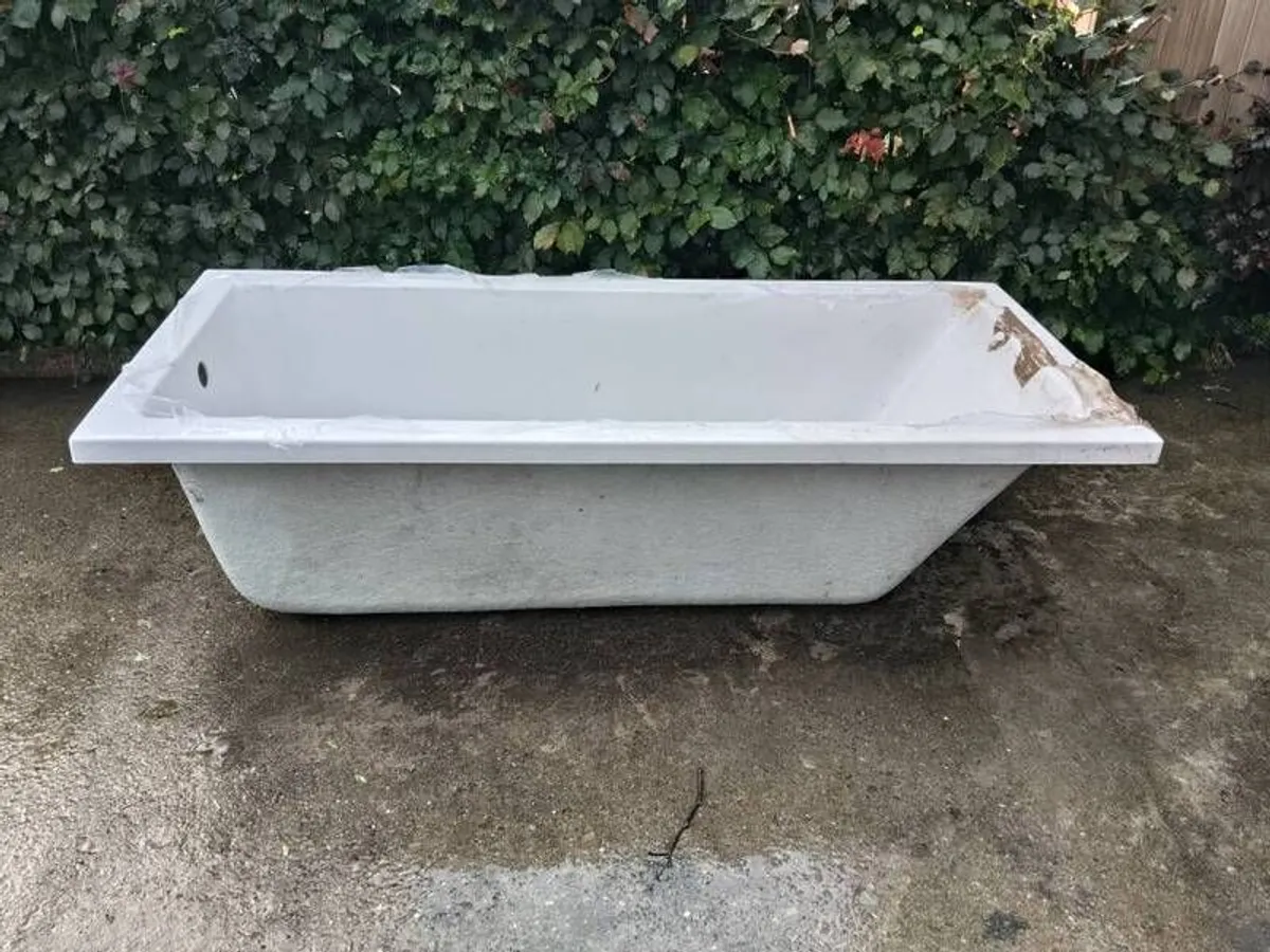 fiberglass bath - Image 1