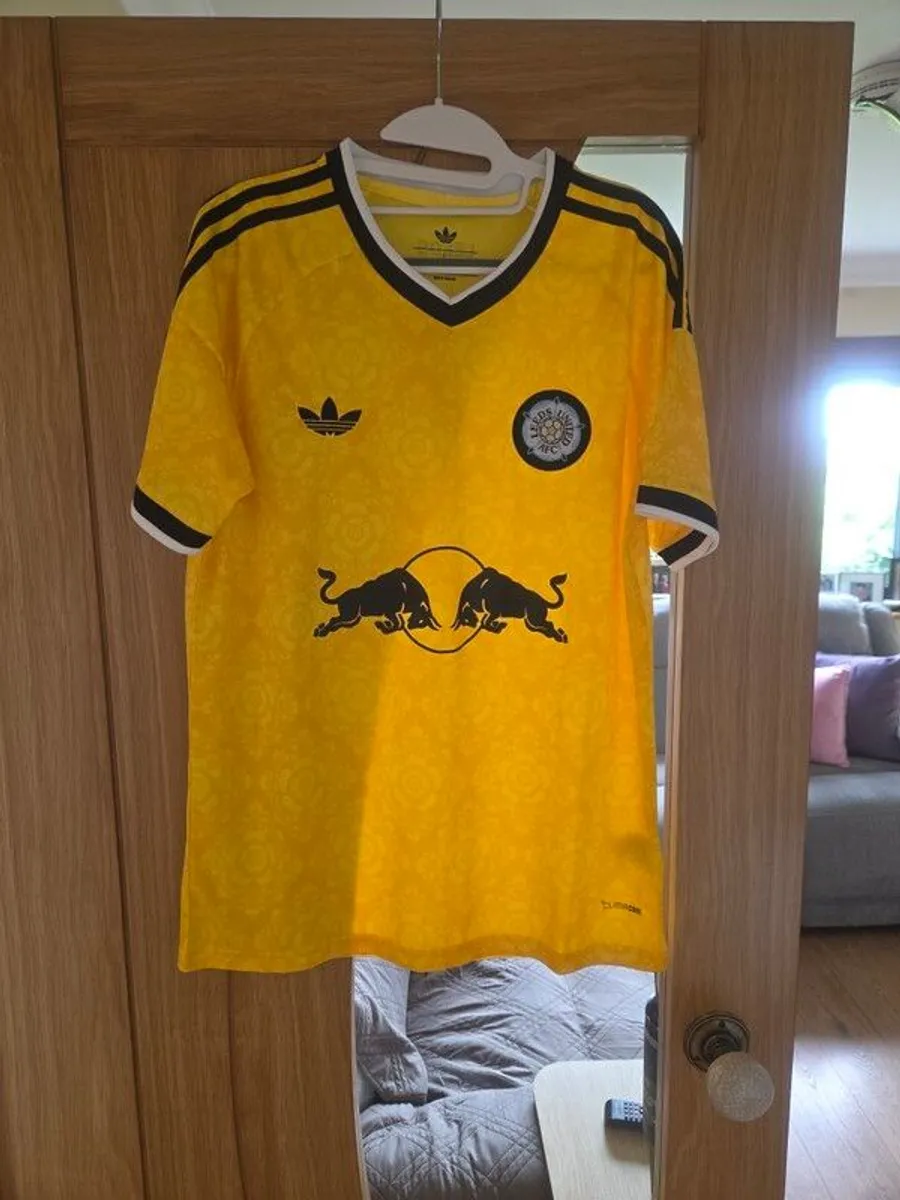Leeds Utd. Away Top 26/27 Season - Image 1