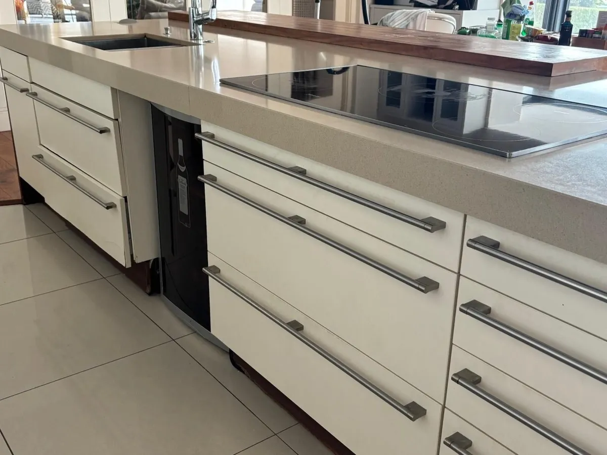 Luxury SieMatic Kitchen with Miele Appliances - Image 4