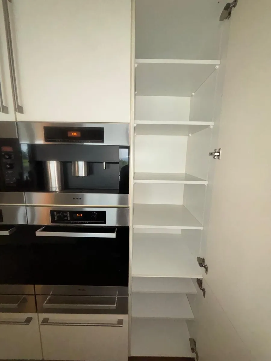 Luxury SieMatic Kitchen with Miele Appliances - Image 3