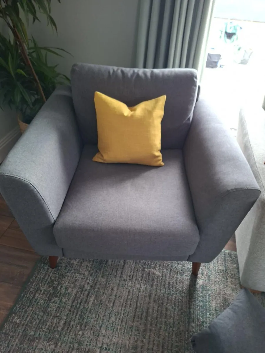 Mustard and grey sofa set - lamps included - Image 3
