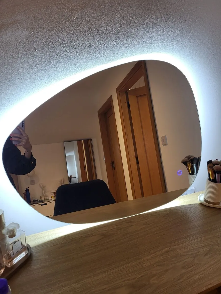 Organic mirror - Image 1