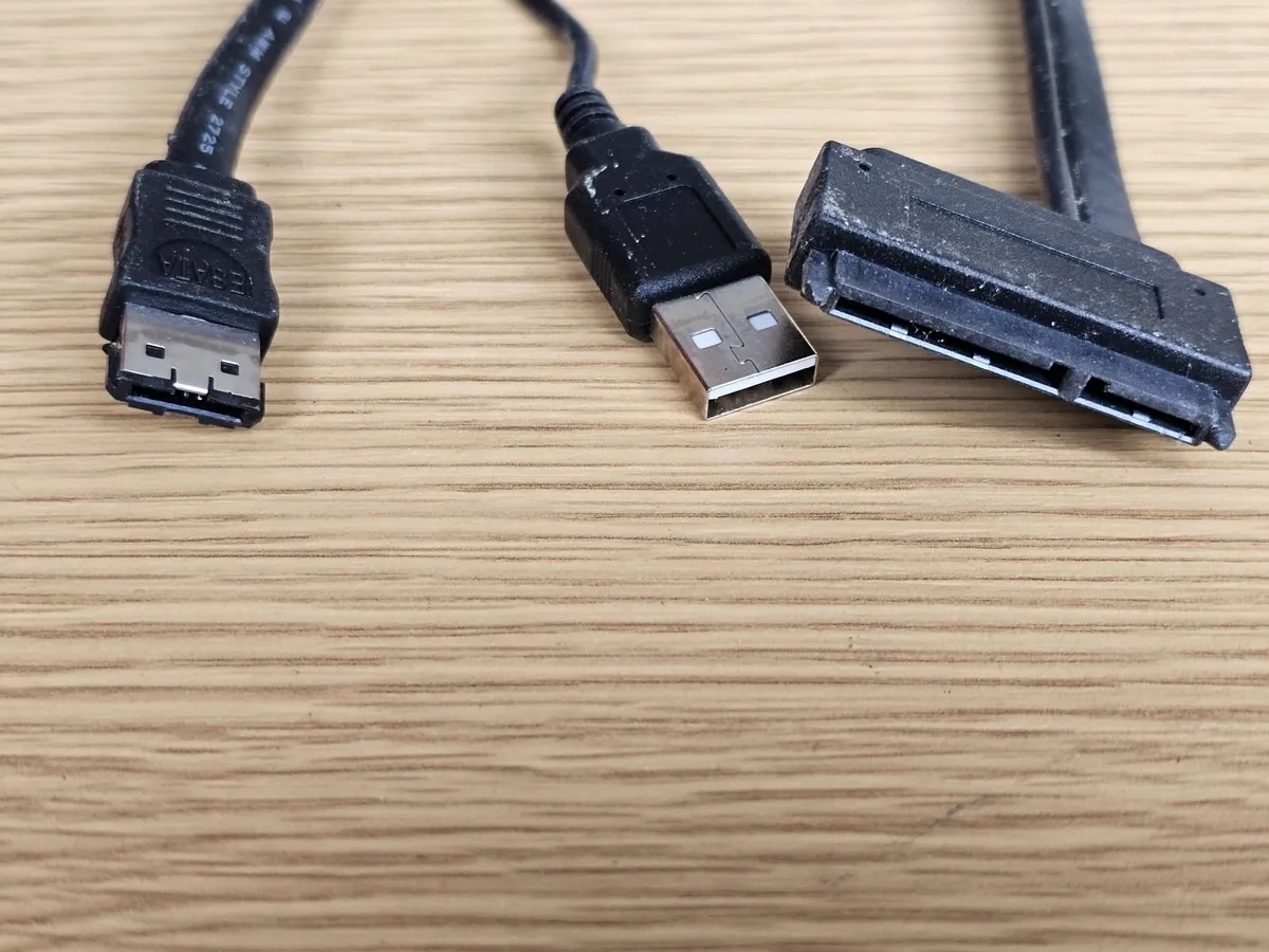 SATA to eSATA and USB cable - Image 3