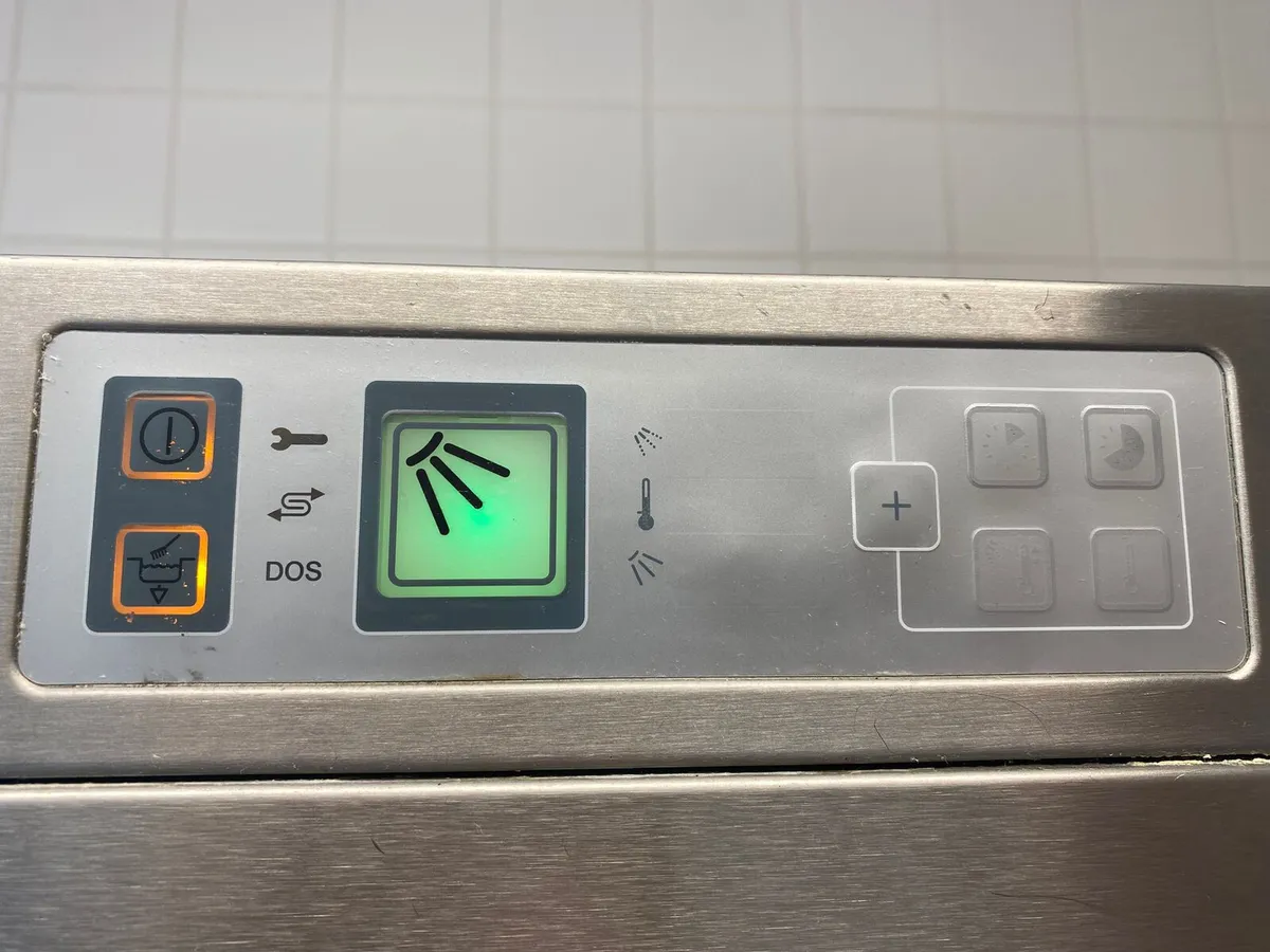 Commercial Dishwasher - Image 3