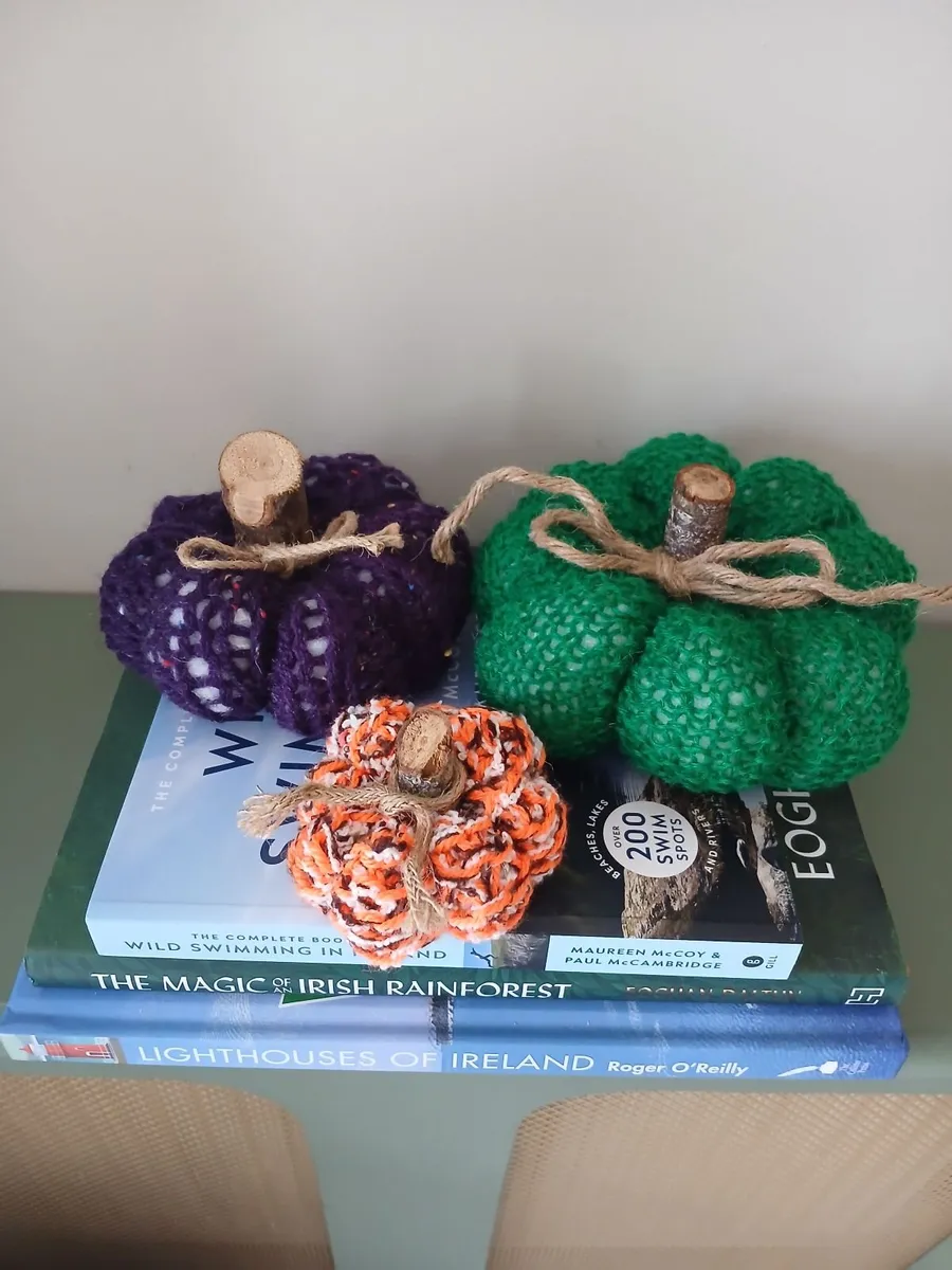 Autumnal crafts hand knit - Image 3