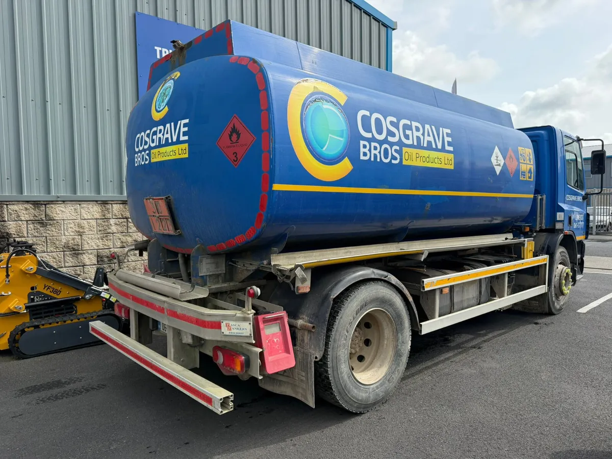 For Sale: DAF 65 Oil Tanker Truck - Image 4