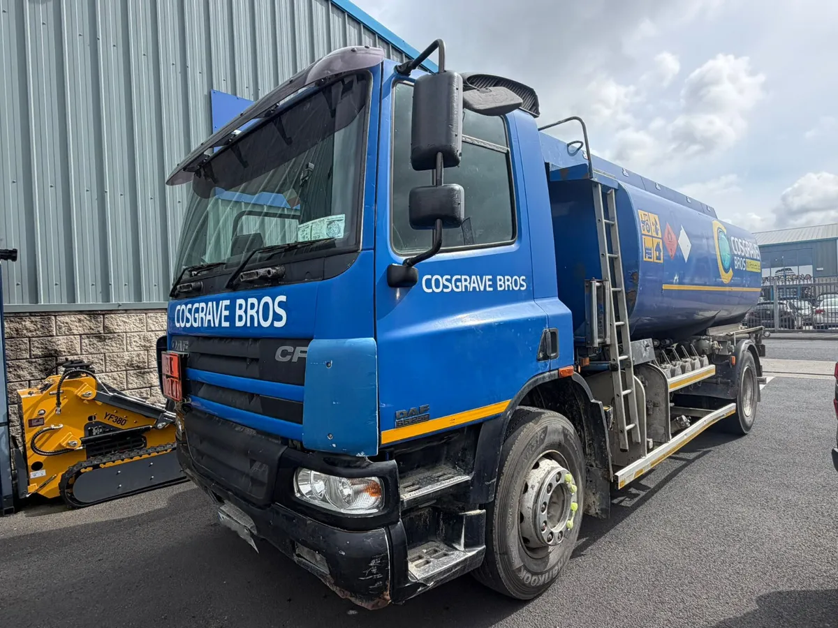 For Sale: DAF 65 Oil Tanker Truck - Image 3