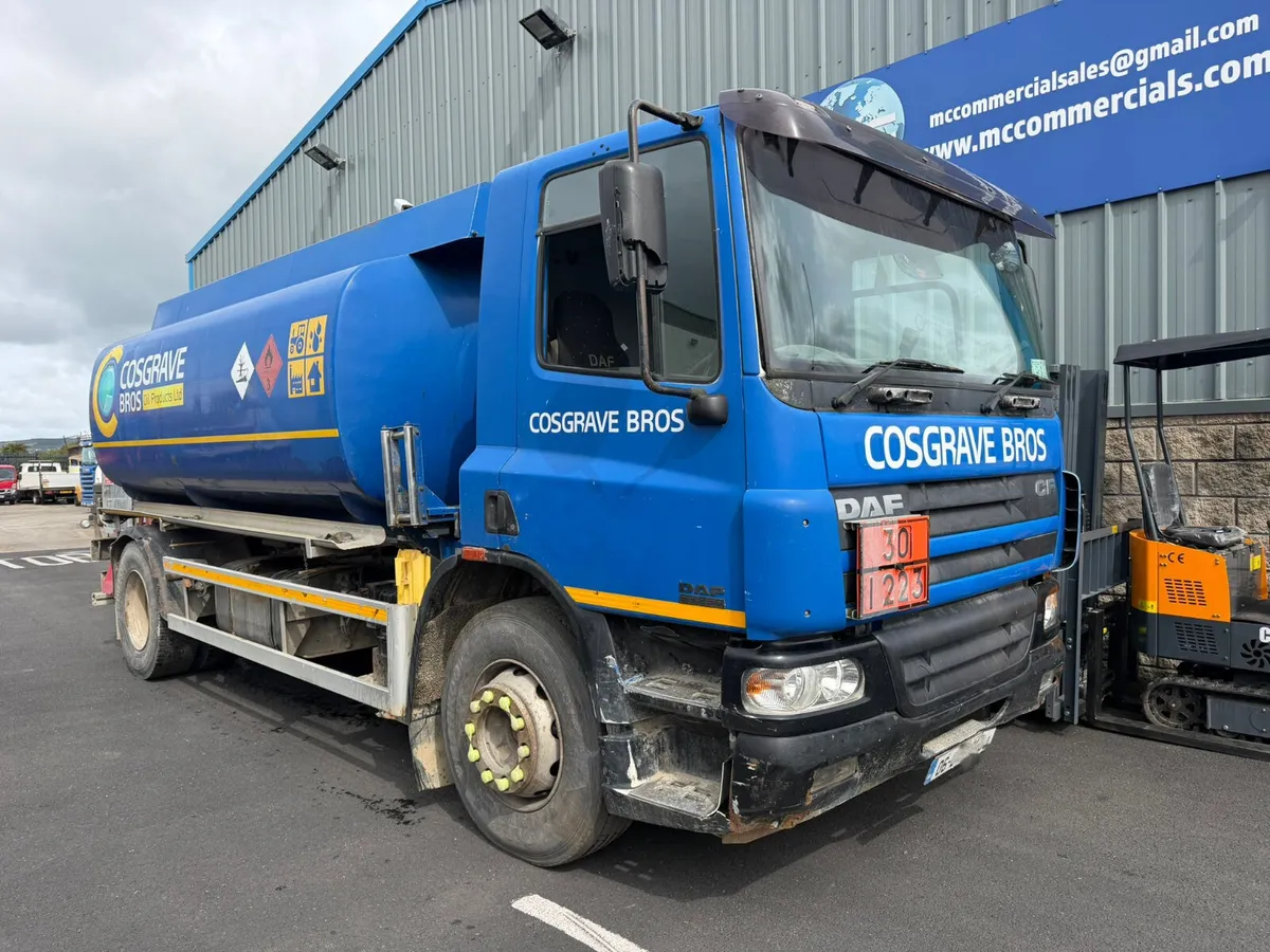 For Sale: DAF 65 Oil Tanker Truck - Image 1