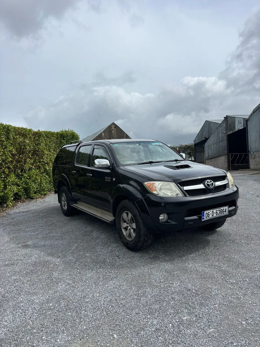 Toyota Hilux - Image 3