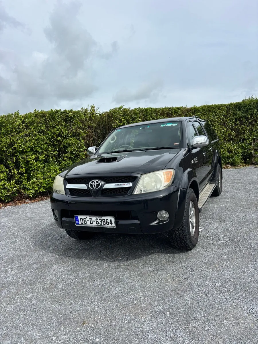 Toyota Hilux - Image 1
