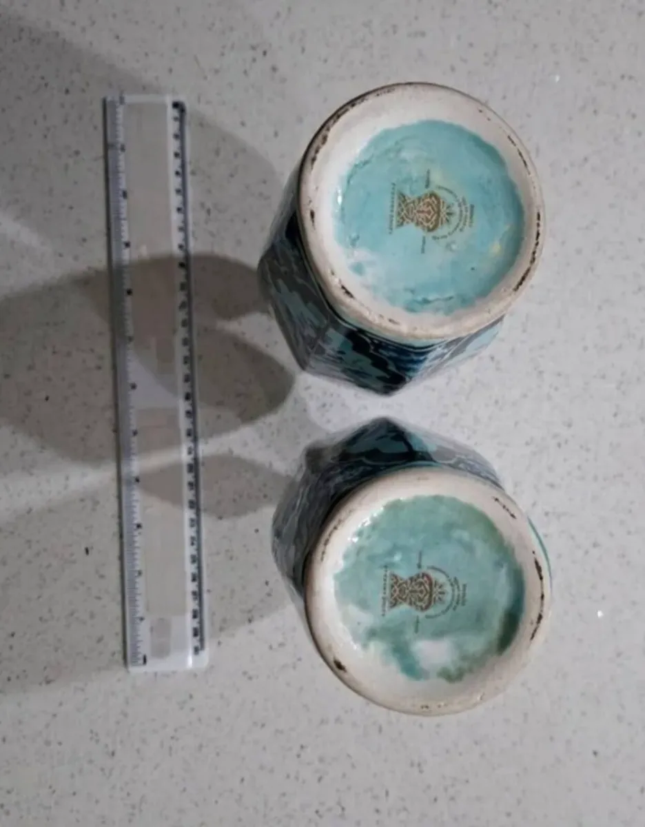 Azouz Kharraz Tunisian hand-painted ceramic vases - Image 3