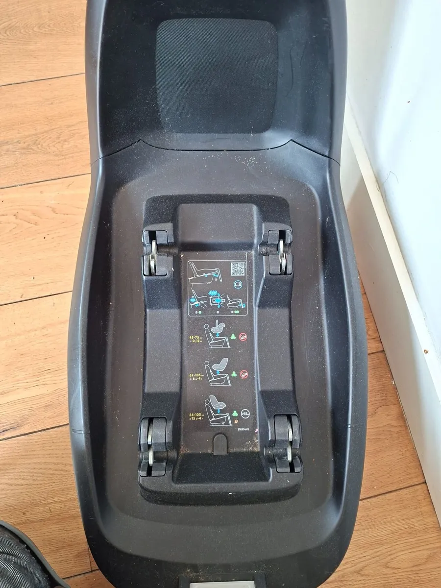Maxi cosi pebble plus car seat - Image 4