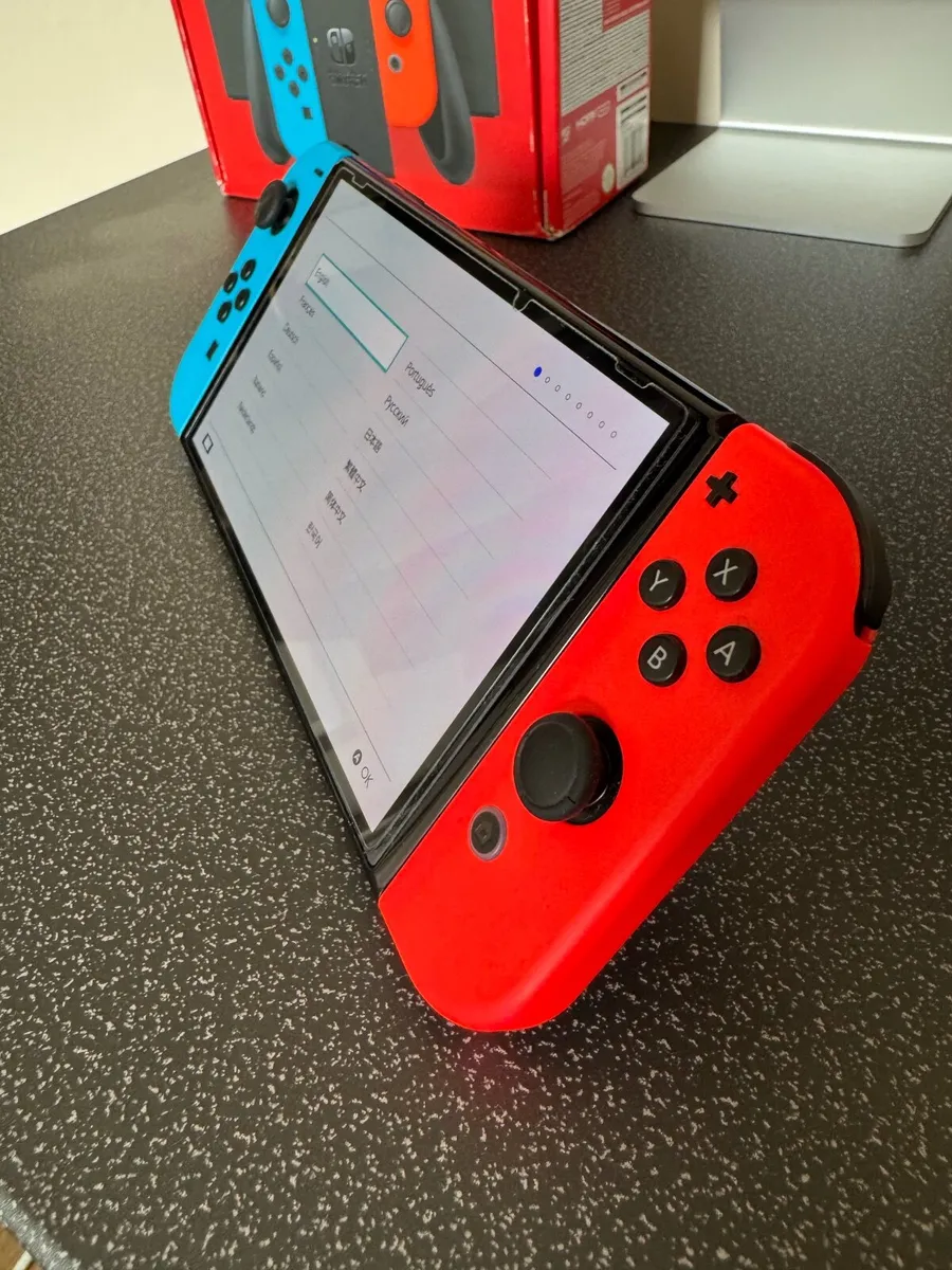 Nintendo Switch OLED - Image 2