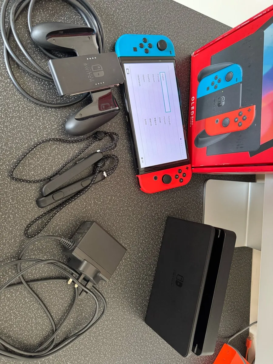 Nintendo Switch OLED - Image 4