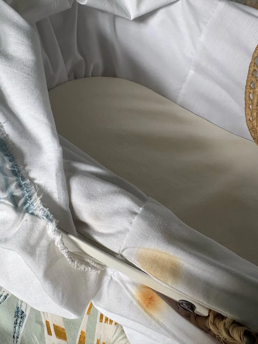 Moses Basket and stand. - Image 3