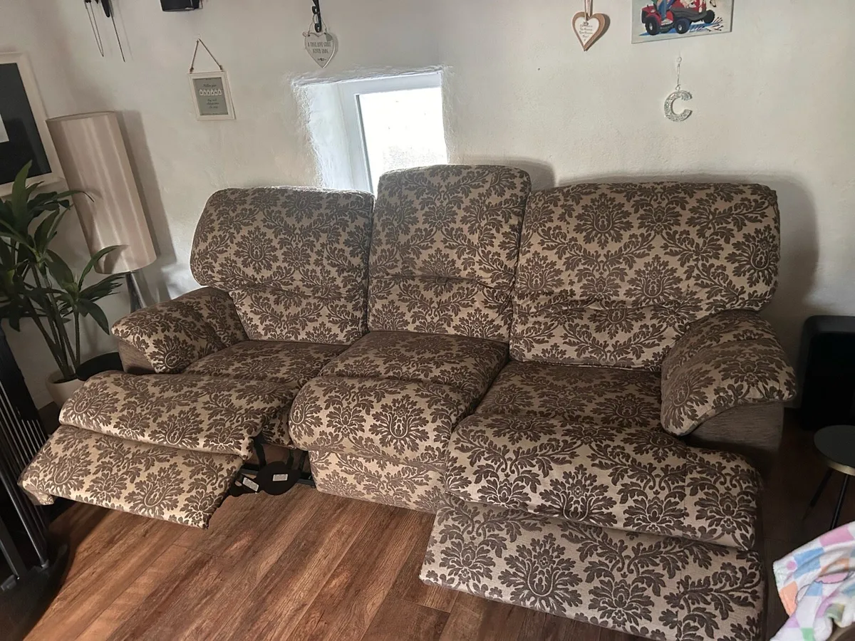 Couch Free to Take away - Image 1