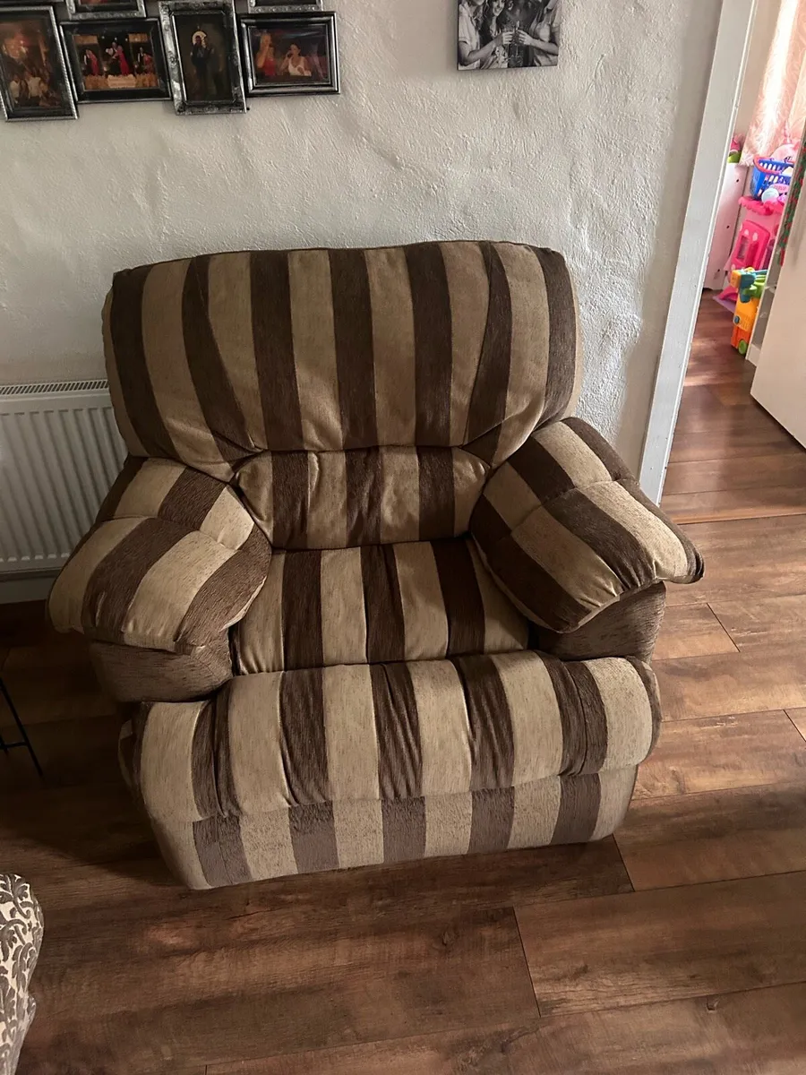Couch Free to Take away - Image 2