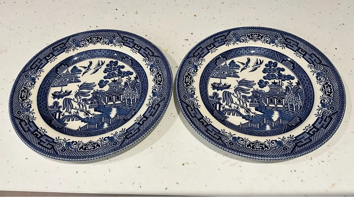 Set of 2 Willow Pattern 8 Inch Plates - Image 1