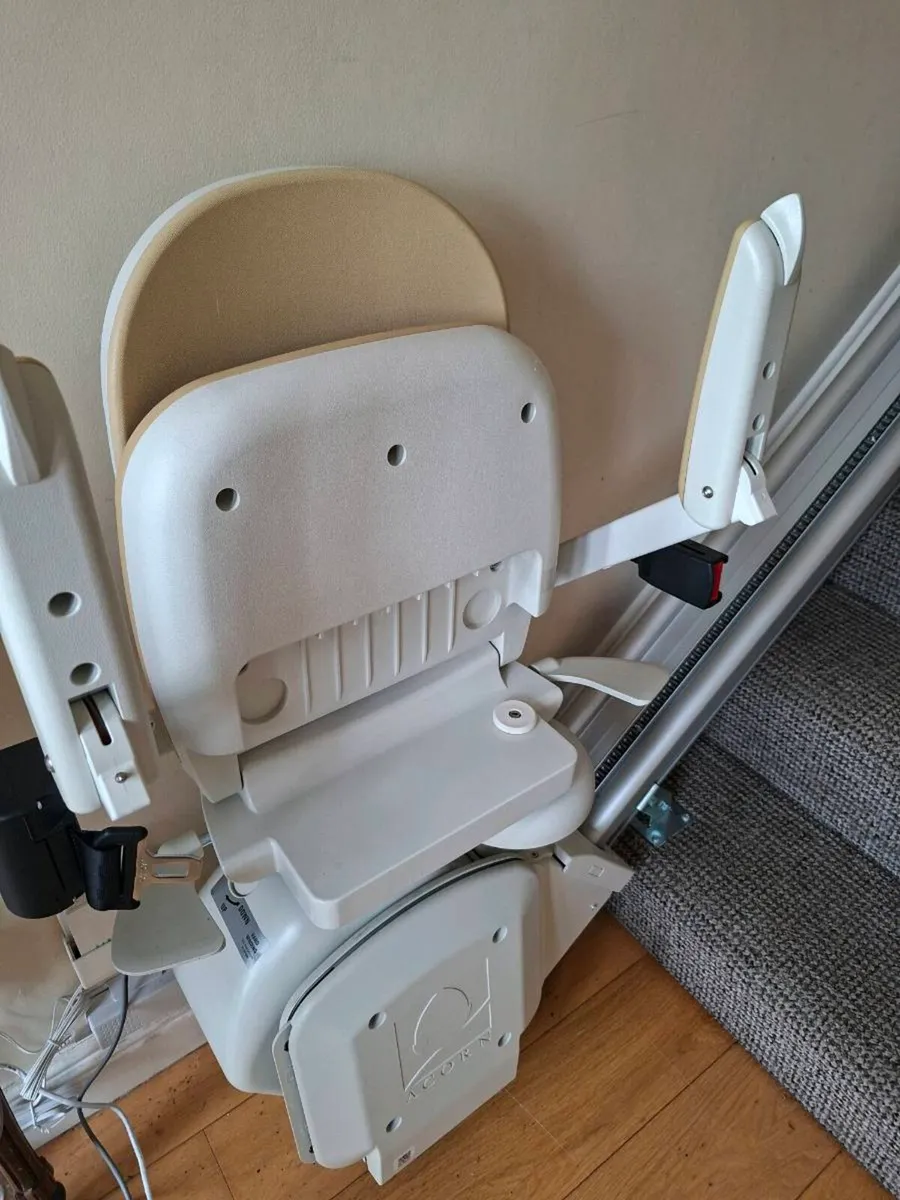 Acorn Superglide 130 T700 Stairlift - Image 2