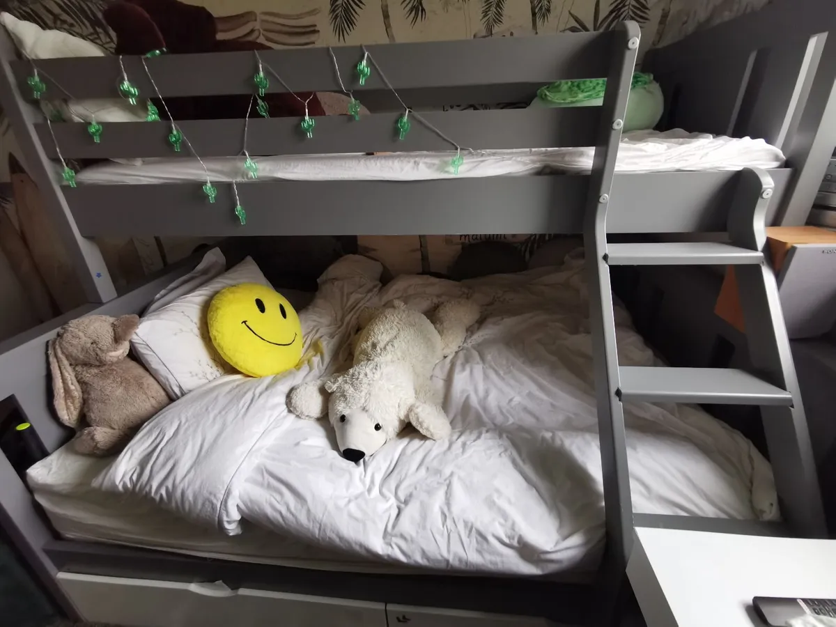 Grey Triple Sleeper Bunk Bed + 2 Mattresses - Image 2