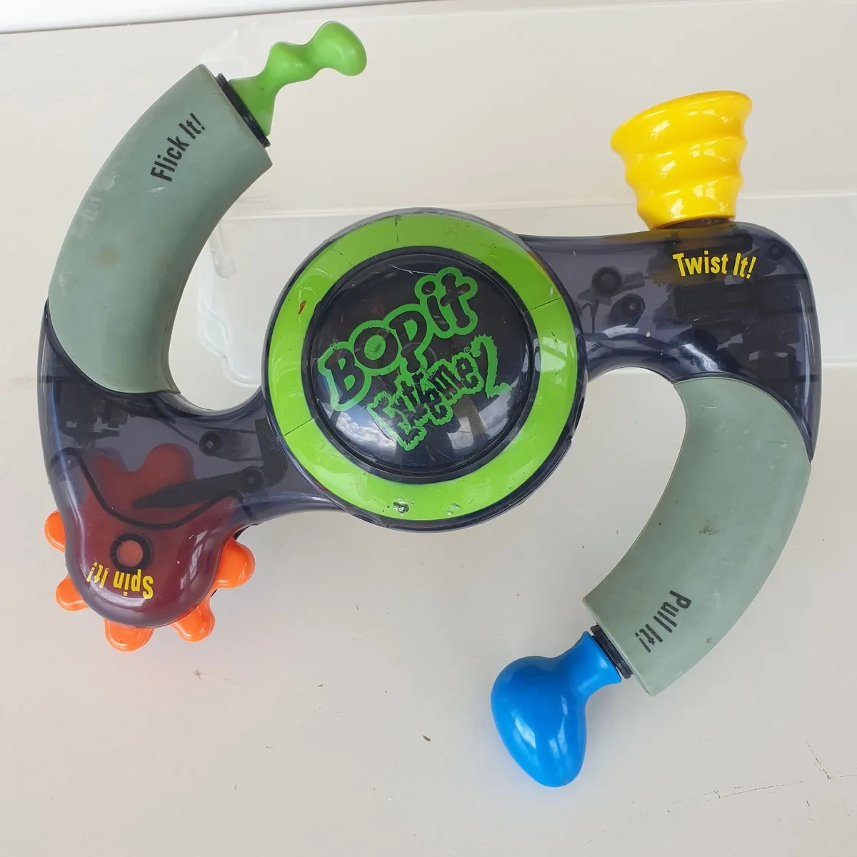 Bop it extreme 2 electronic game 2002 working - Image 1