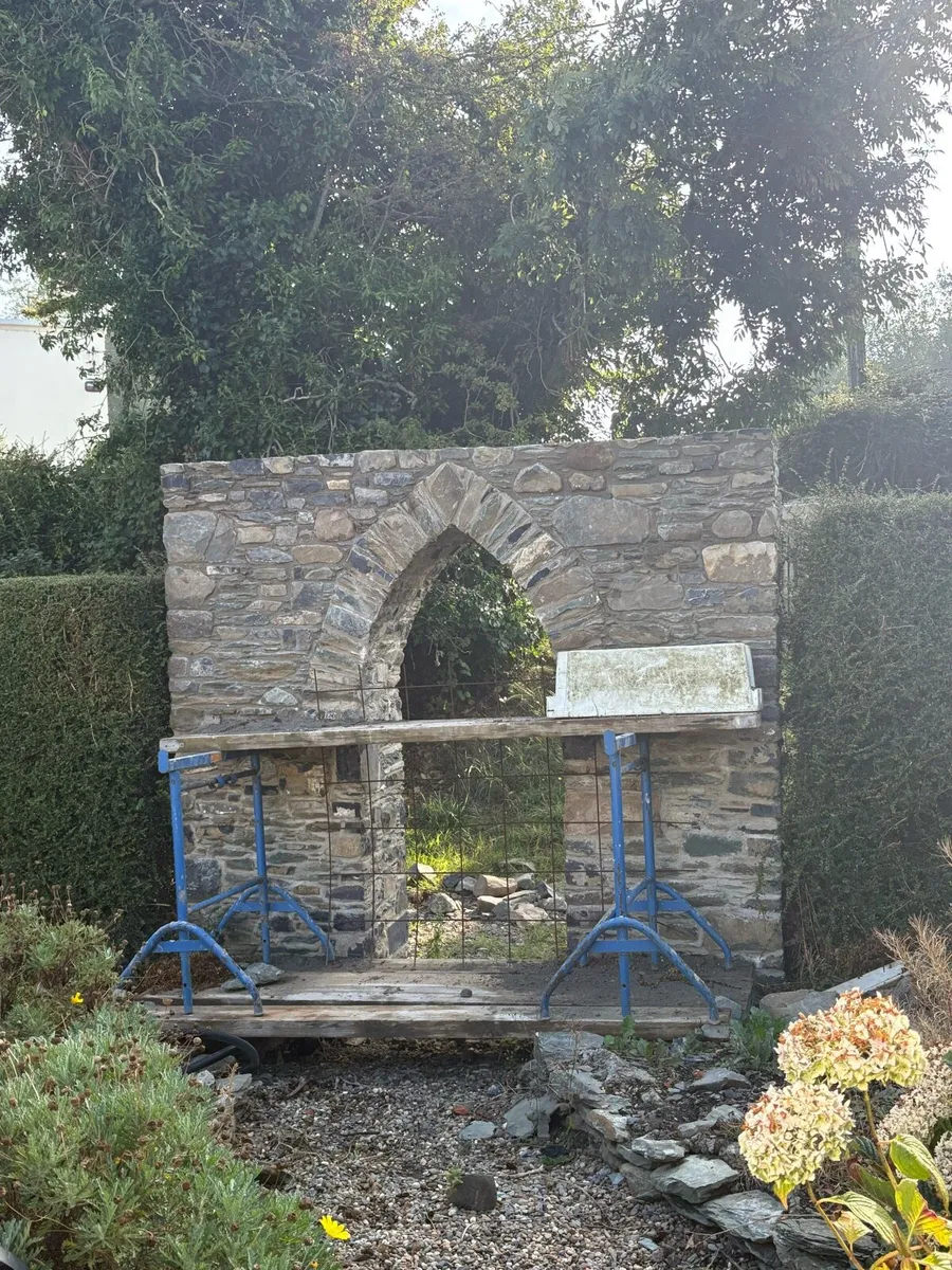 Labourer for Stonemason - Image 1
