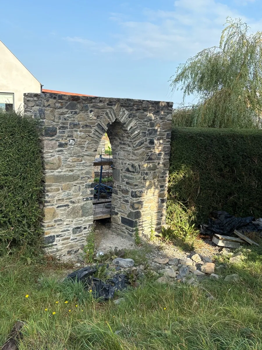 Labourer for Stonemason - Image 3