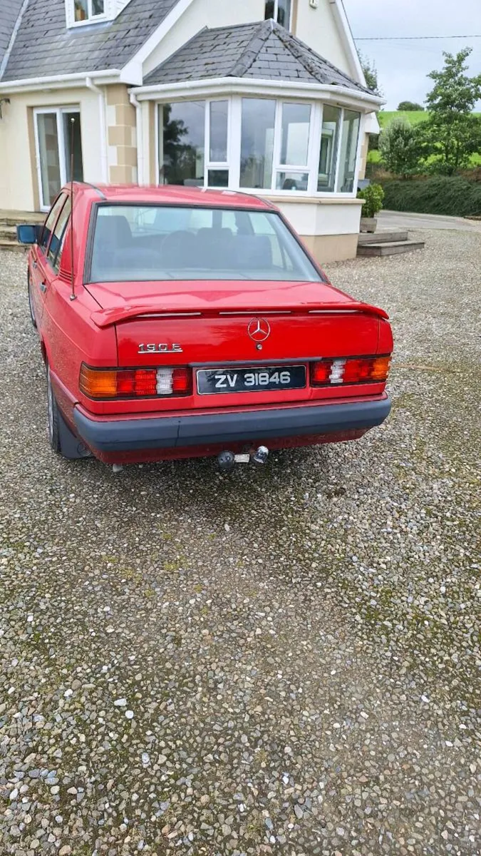 Mercedes 190E - Image 4