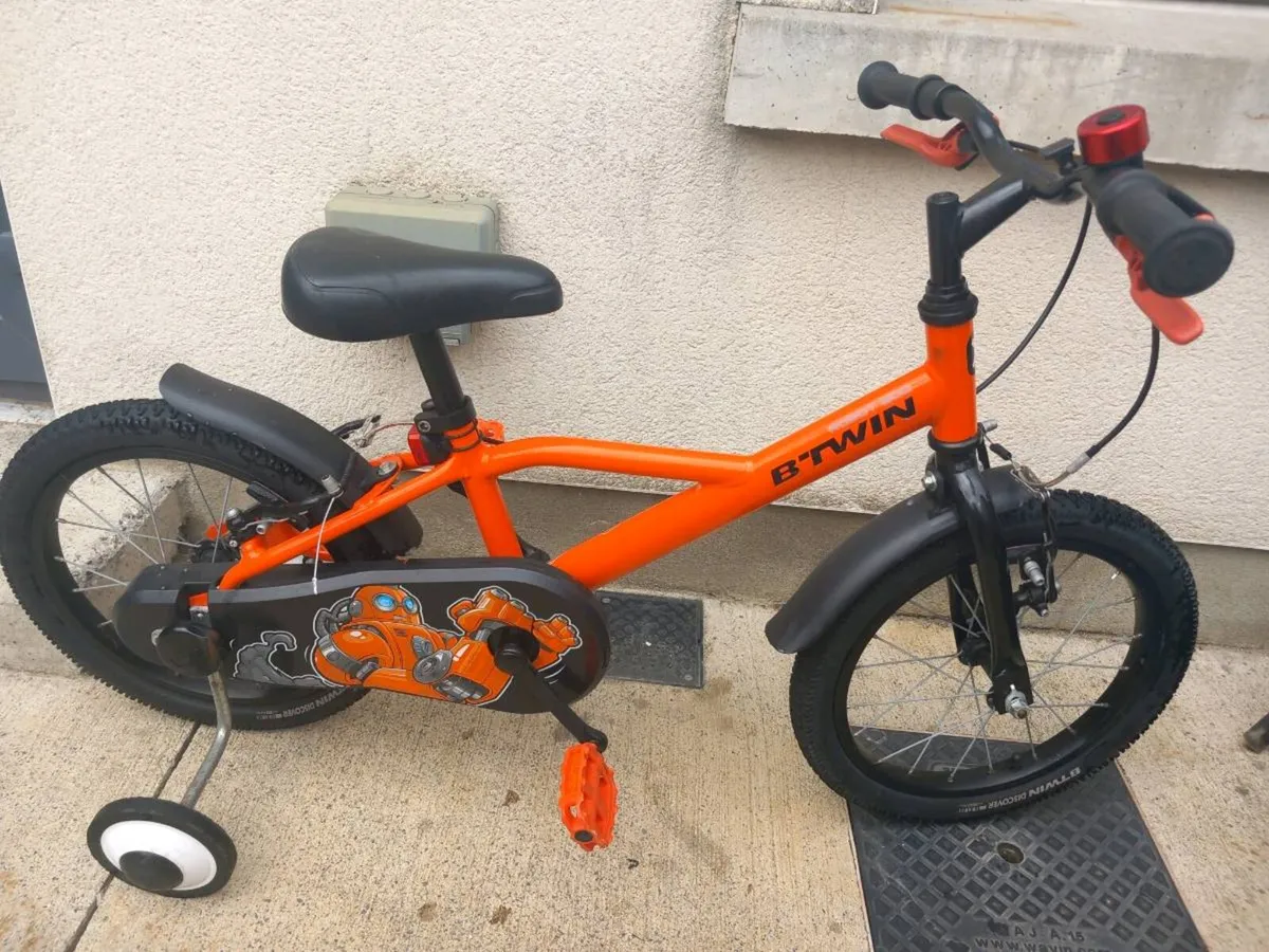 Kids Btwin 500 robot bike size 16 inch wheels - Image 2