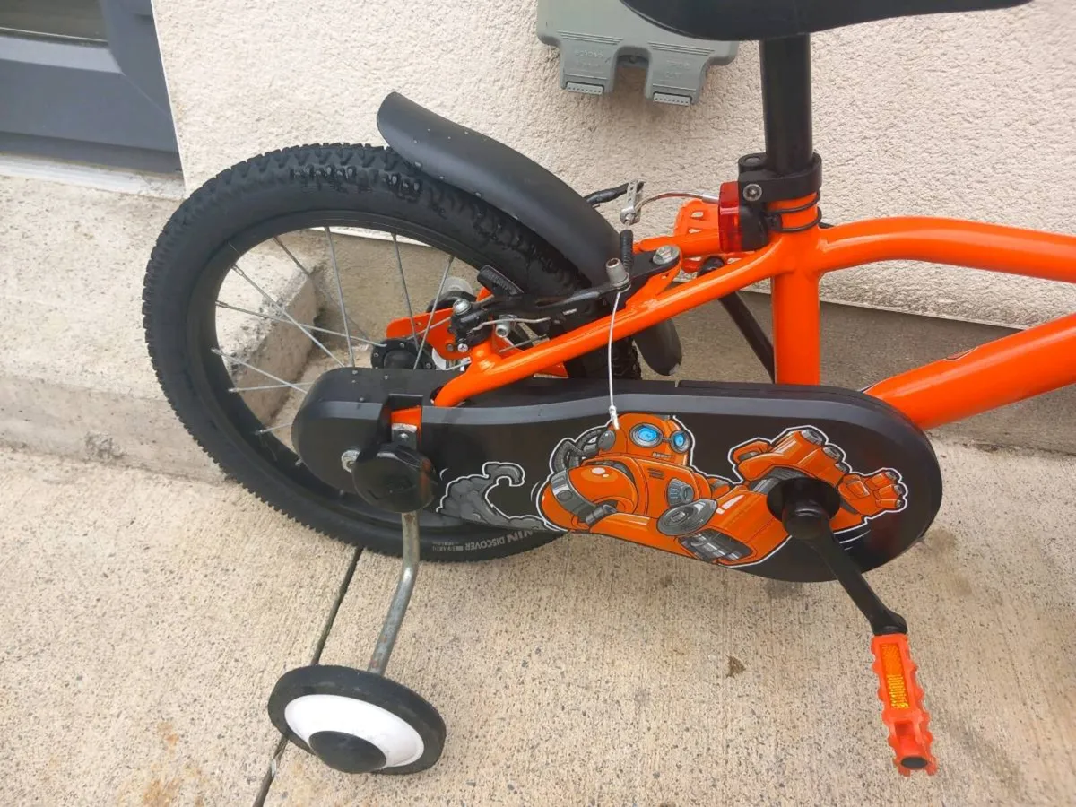 Kids Btwin 500 robot bike size 16 inch wheels - Image 3