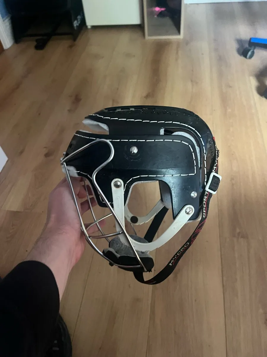 Cooper Gola helmet - Image 2