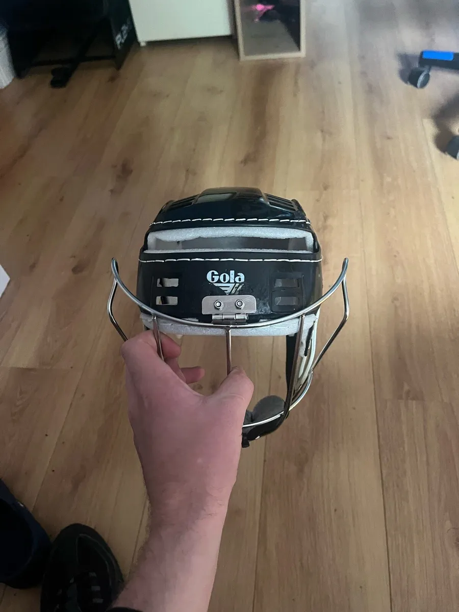 Cooper Gola helmet - Image 1