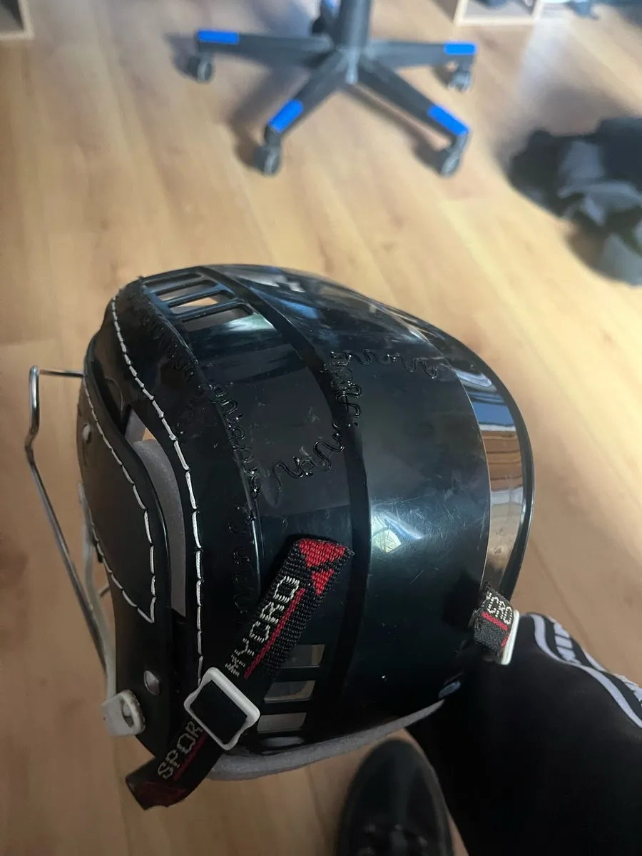 Cooper Gola helmet - Image 4