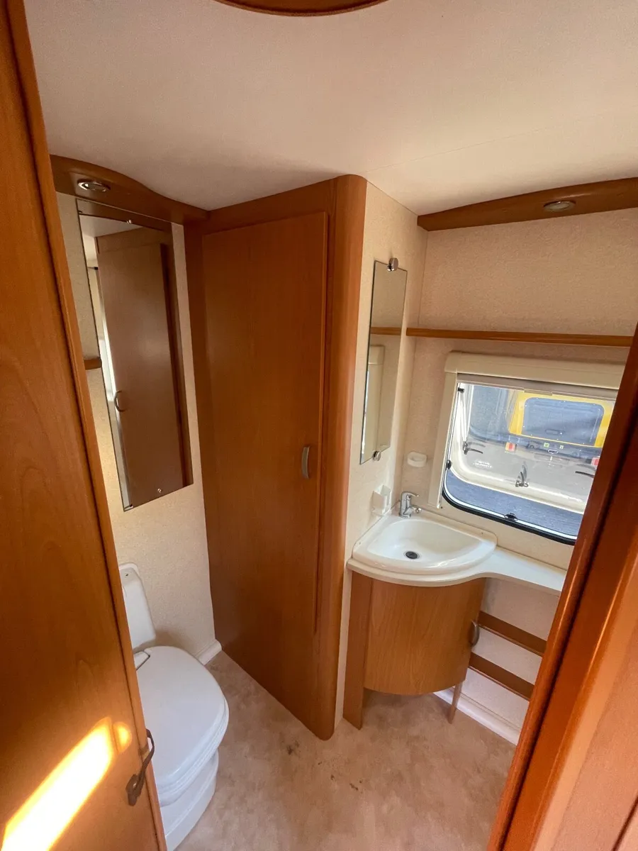 Caravan - Image 4