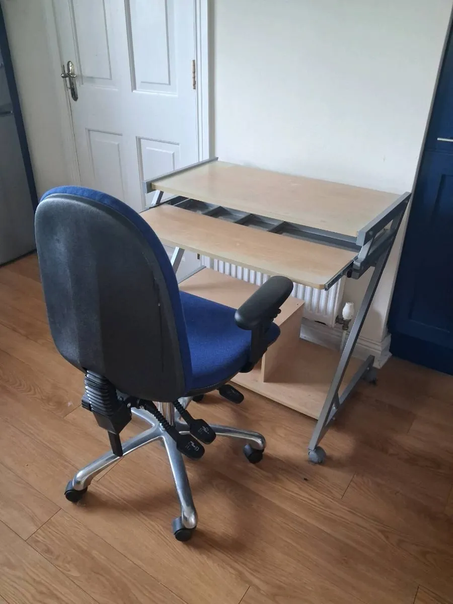 Computer Desk - Image 4