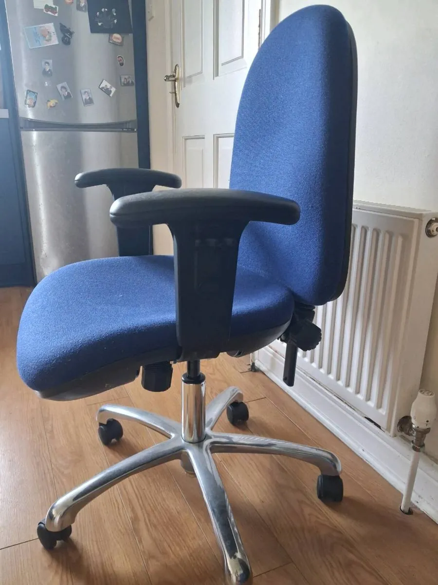 Office chair - Image 2