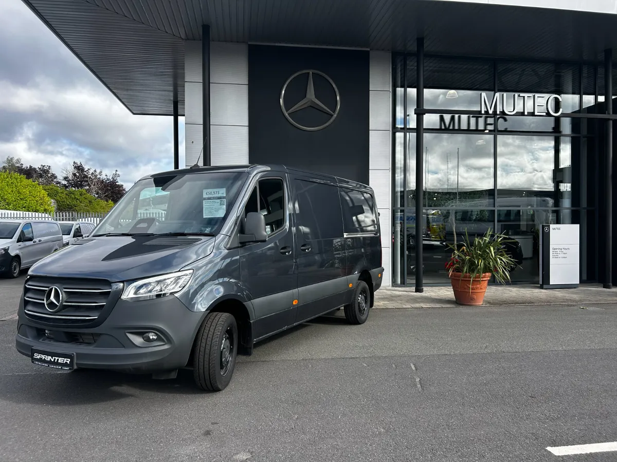 Mercedes-Benz Sprinter 315 Panel Van SELECT L2 H1 - Image 3