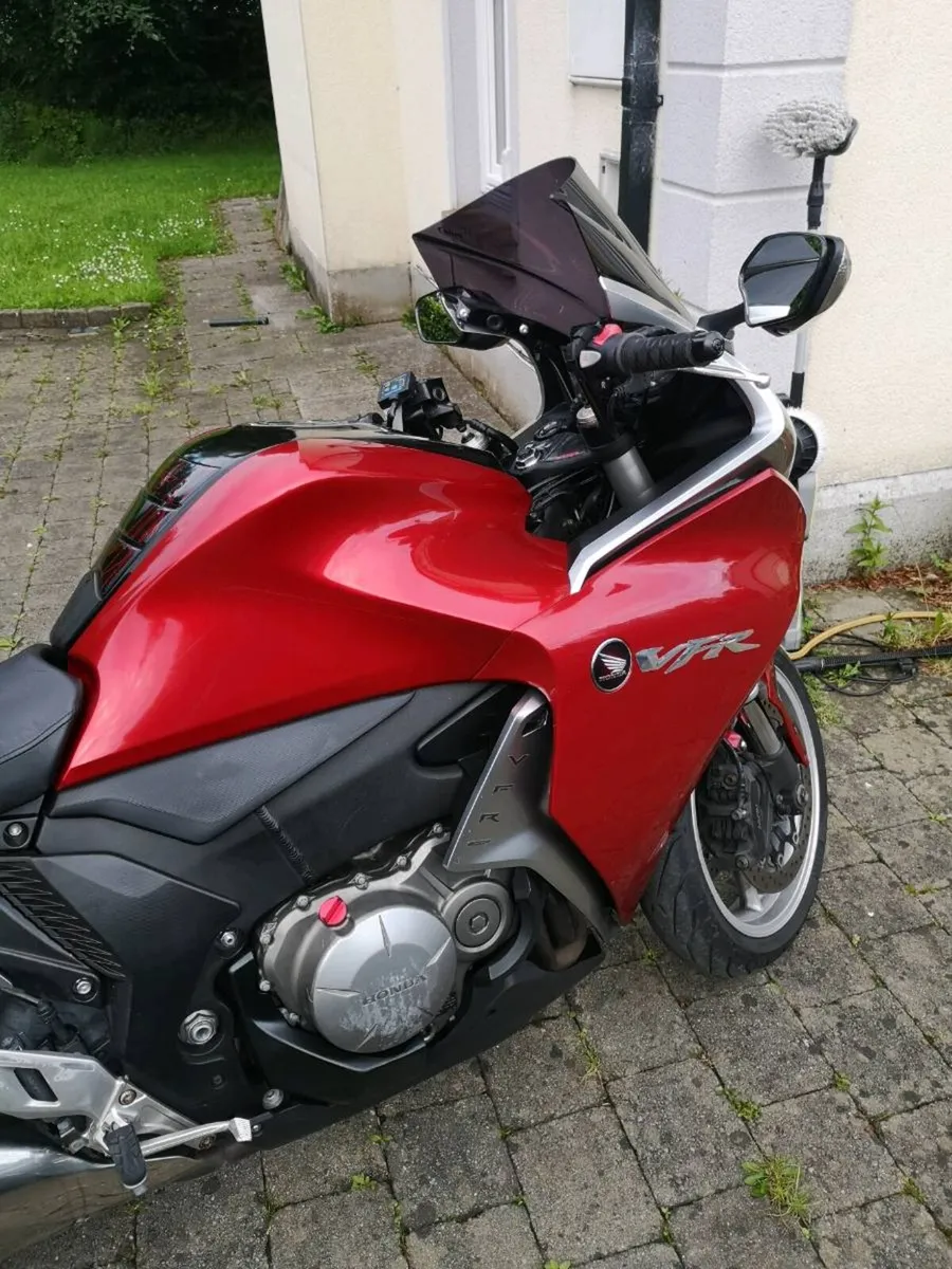 Honda VFR 1200 F - Image 3