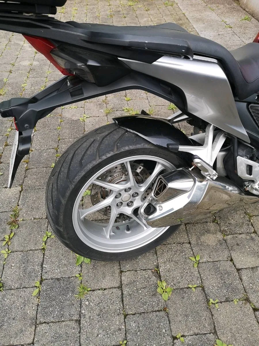 Honda VFR 1200 F - Image 4