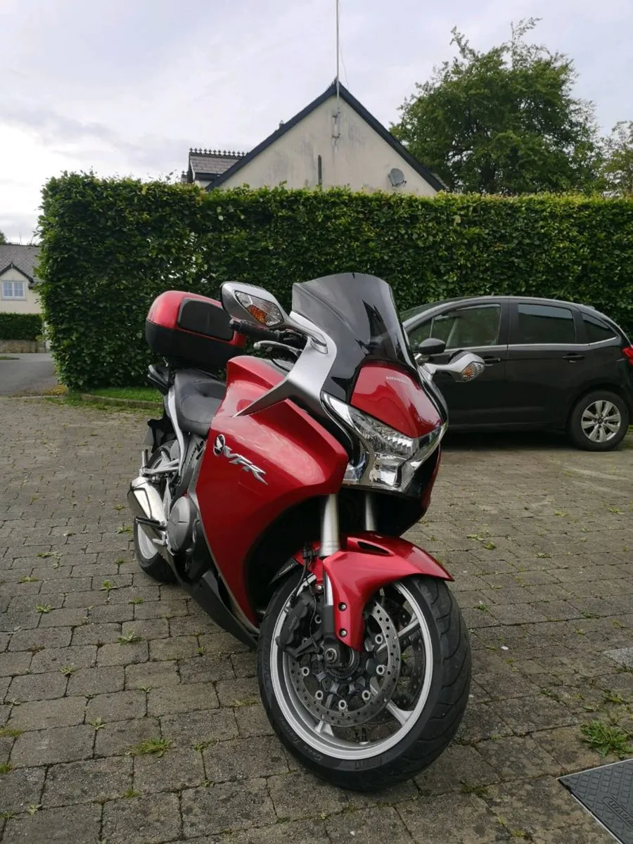 Honda VFR 1200 F - Image 1