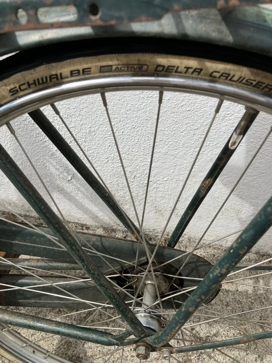 Vintage Unisex Raleigh Triumph Bicycle. - Image 3