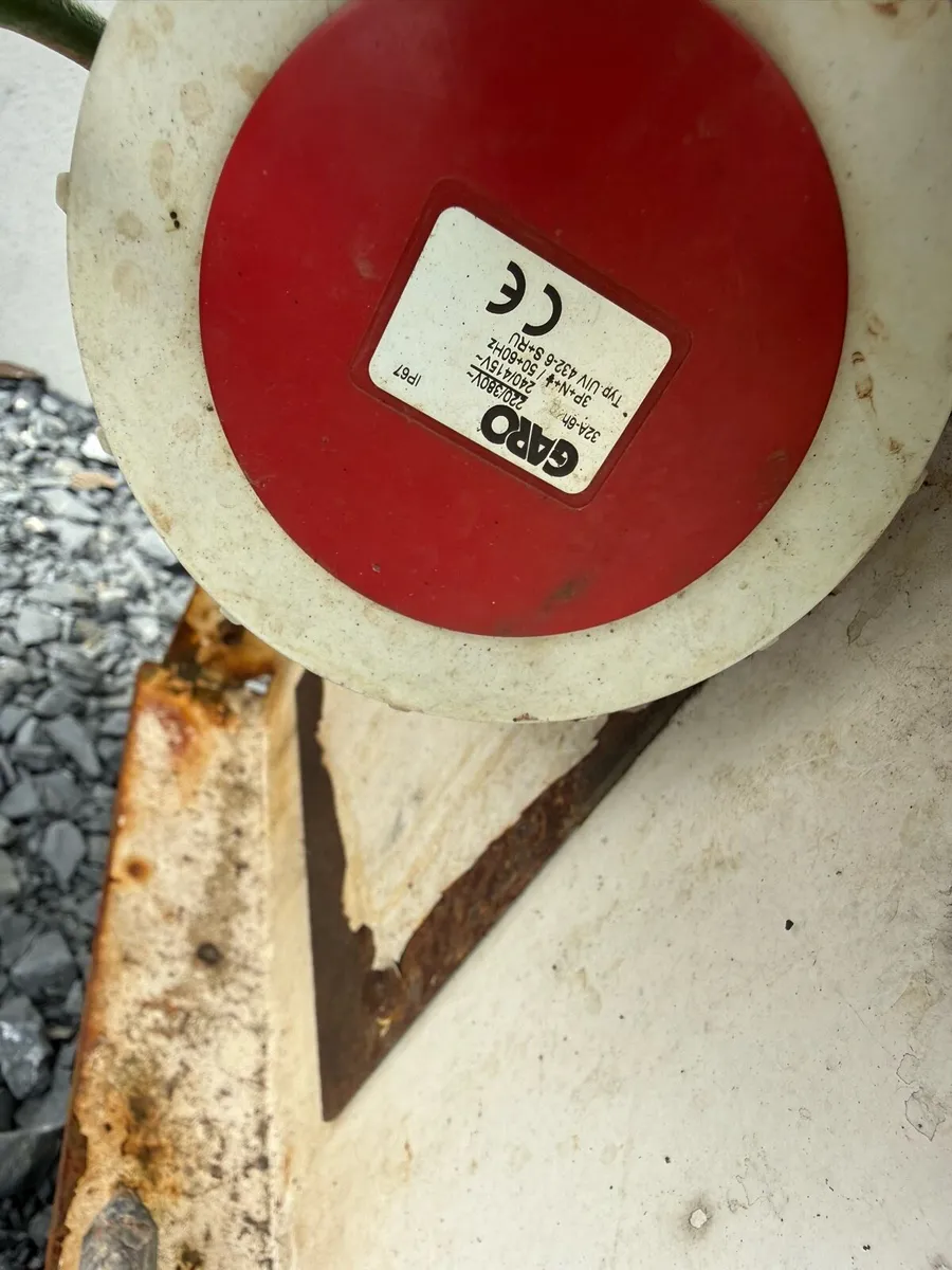 Generator 3PH 15KVA 32amp socket - Image 4