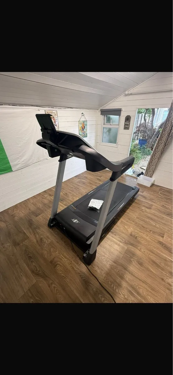 Nordic Track c700 Treadmill - Image 4