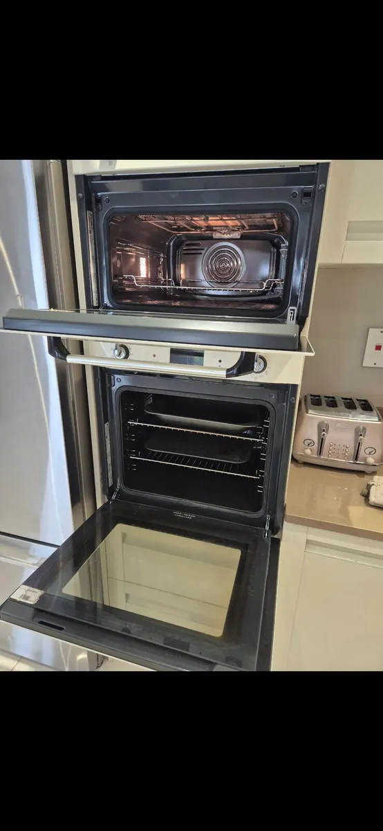 Smeg combination oven - Image 1