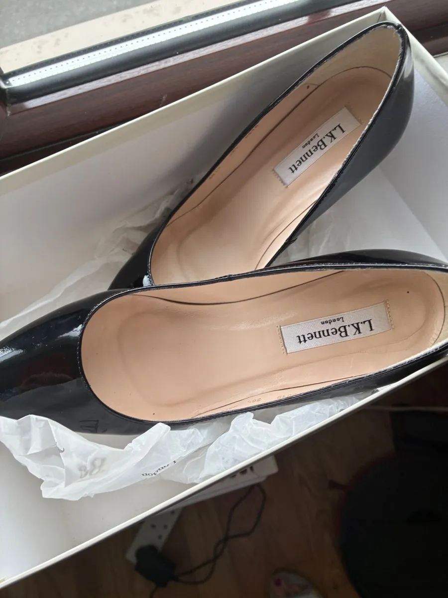 Ladies designer shoes size 3 and size 3.5 - Image 2