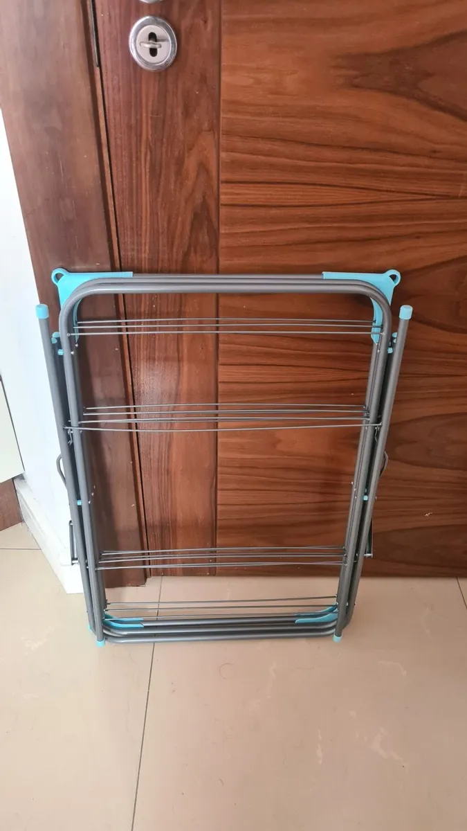 Clothes drying rack