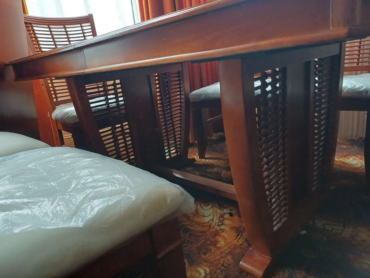 Dining table and chairs - Image 4