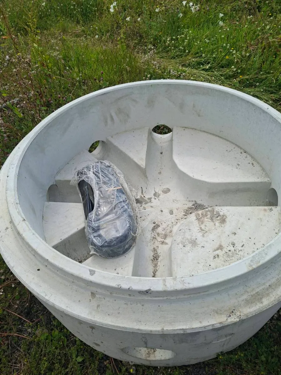 Universal concrete manhole bases - Image 3
